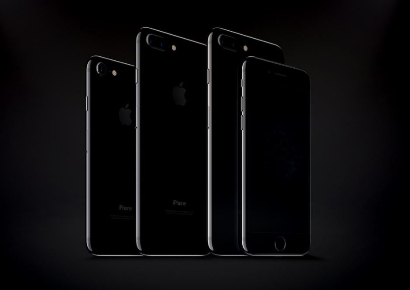 iPhone 7 and iPhone 7 Plus Jet Black Mockups